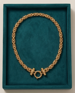 Yellow Gold Necklace with Emerald Clasp